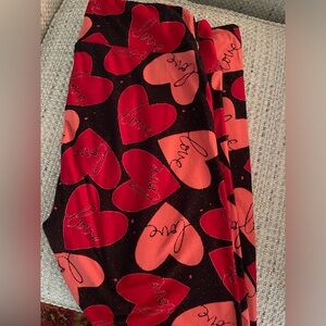Lularoe TC Valentine leggings . In great condition .